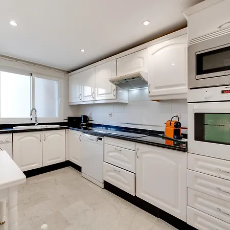 Dominion Beach Apartment Estepona